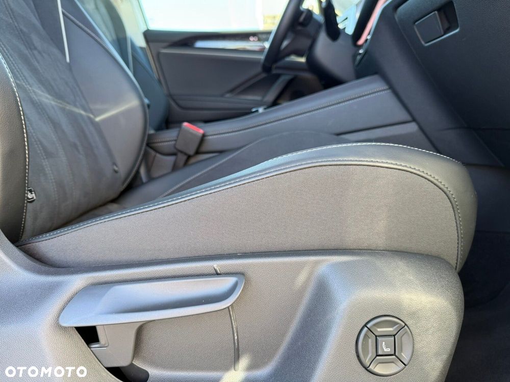 Volkswagen Tiguan 1.5 eHybrid PHEV 150kW Elegance DSG - 29