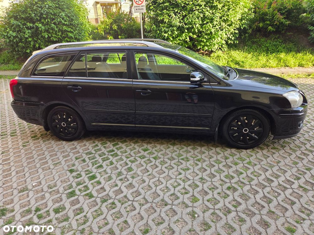 Toyota Avensis 2.0 D-4D Sol - 18