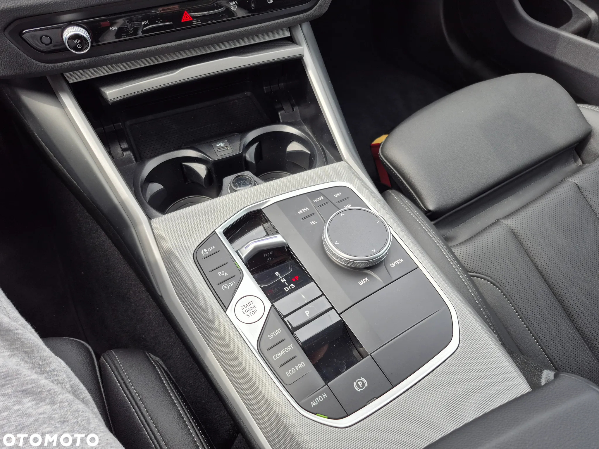 BMW Seria 3 318i - 13