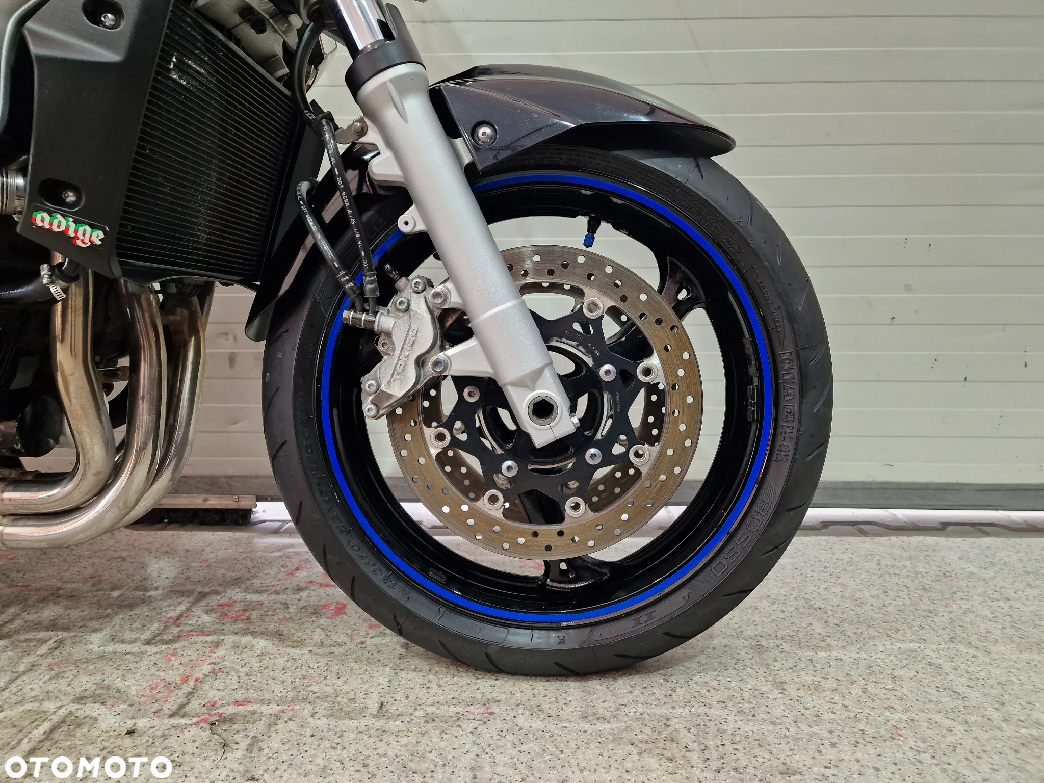 Suzuki GSR - 10