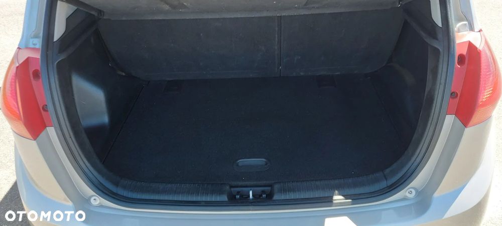 Kia Venga 1.6 CRDi XL - 10