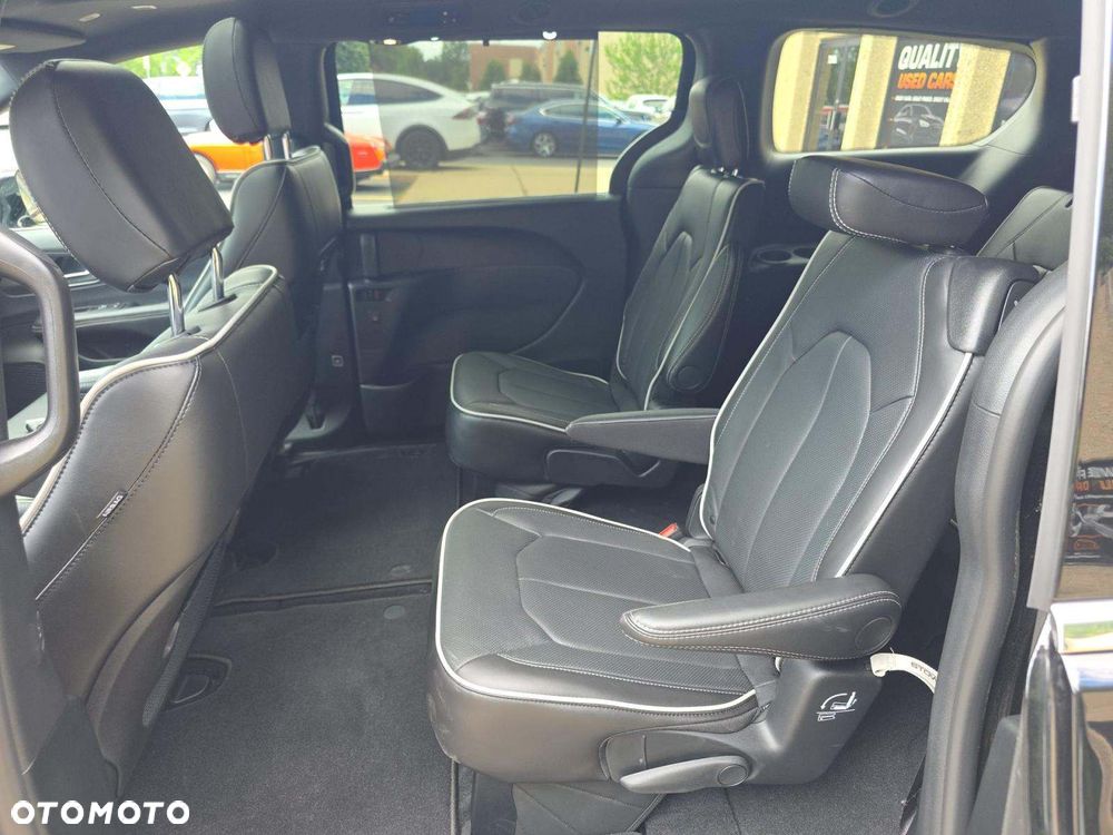 Chrysler Pacifica - 10