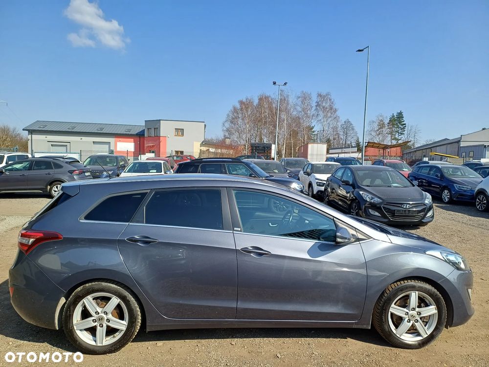 Hyundai i30 blue Kombi 1.6 GDi Passion - 8
