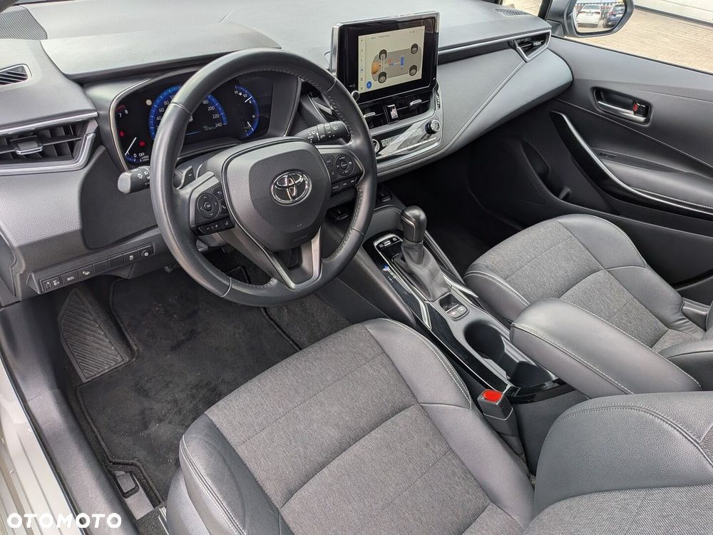 Toyota Corolla 2.0 Hybrid Comfort - 24
