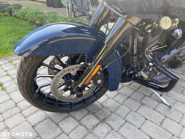 Harley-Davidson Touring Road Glide - 9