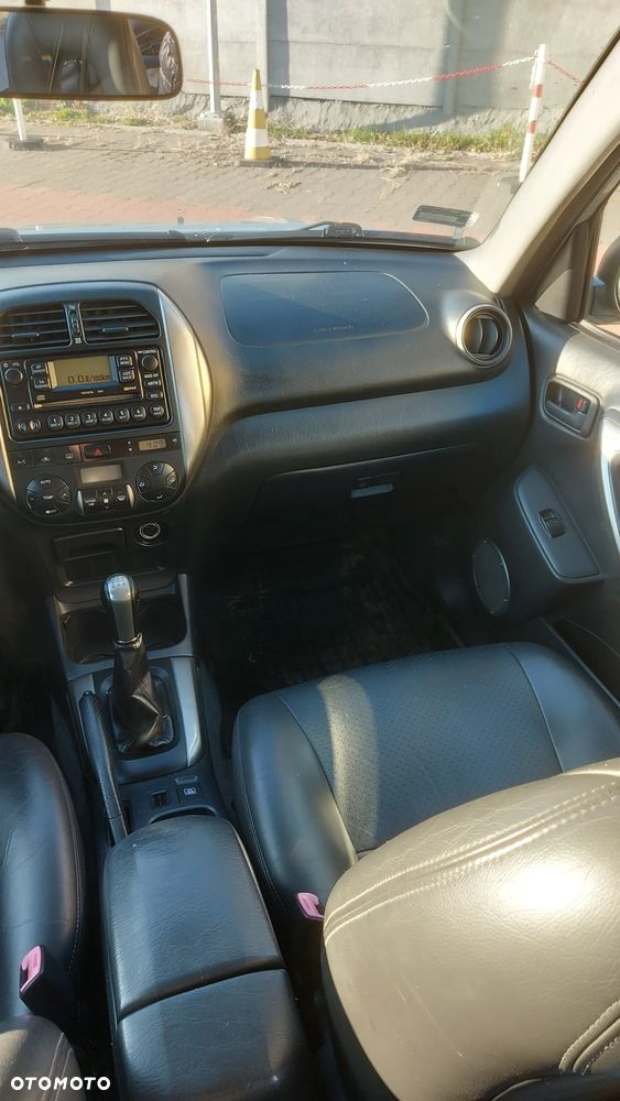 Toyota RAV4 2.0 VVT-i 4x4 - 13