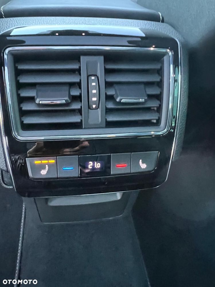 Skoda Superb Combi 2.0 TDI 4x4 DSG SportLine - 21