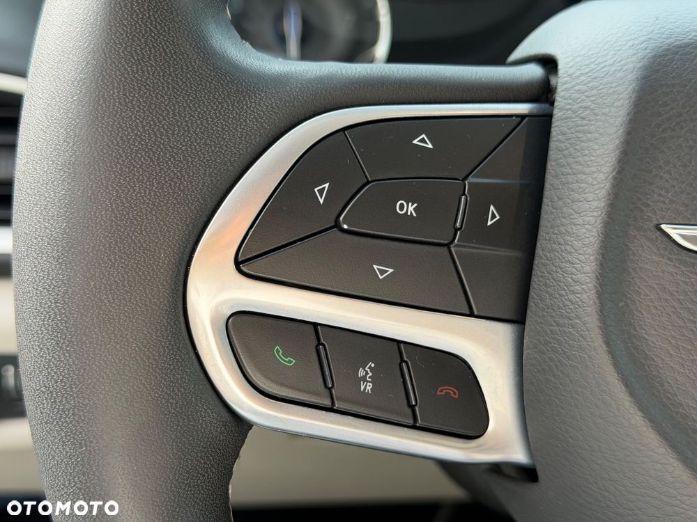Chrysler Pacifica - 30