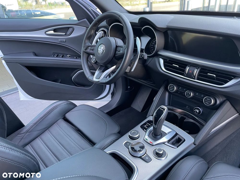 Alfa Romeo Stelvio 2.0 Turbo Veloce Q4 - 16