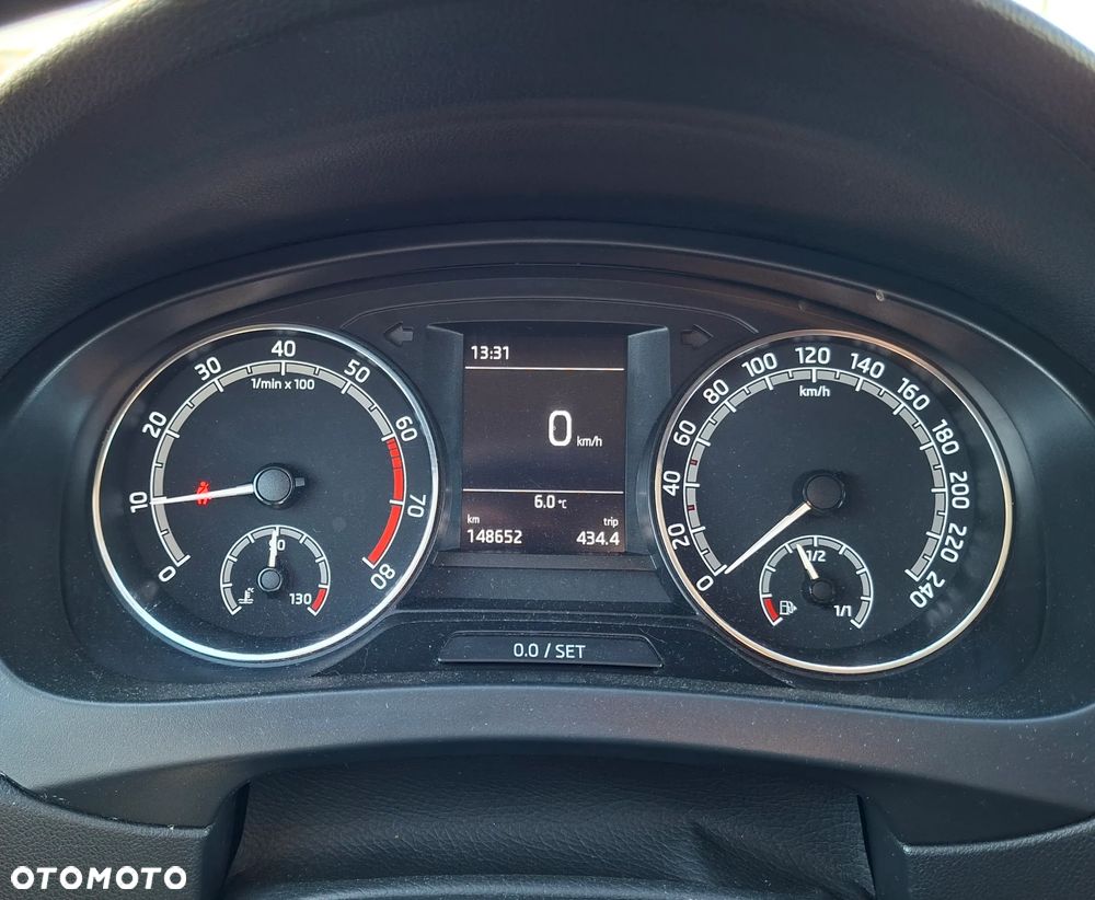 Skoda RAPID 1.0 TSI Ambition - 10