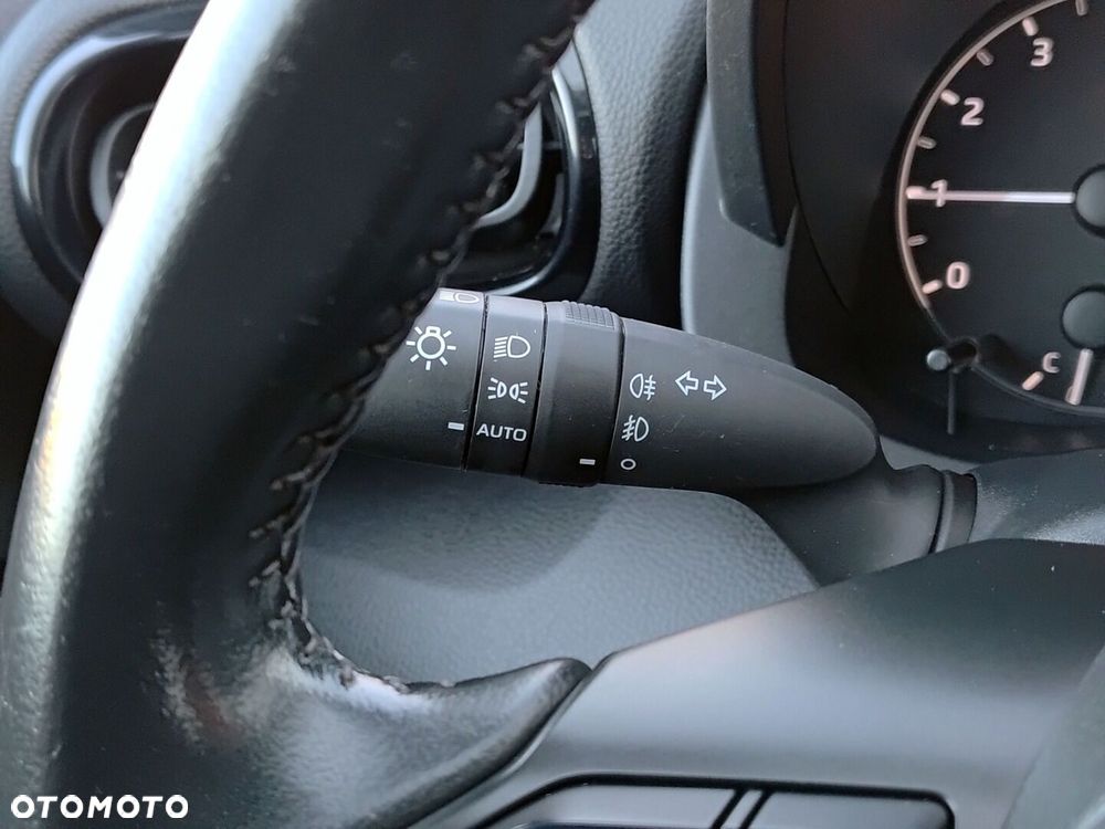 Toyota Yaris - 17