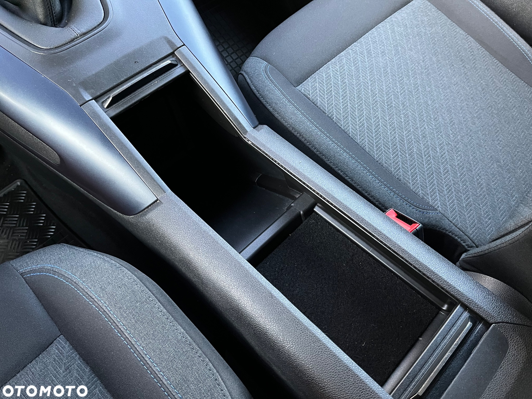 Peugeot Rifter BlueHDI 130 L1 GT - 33