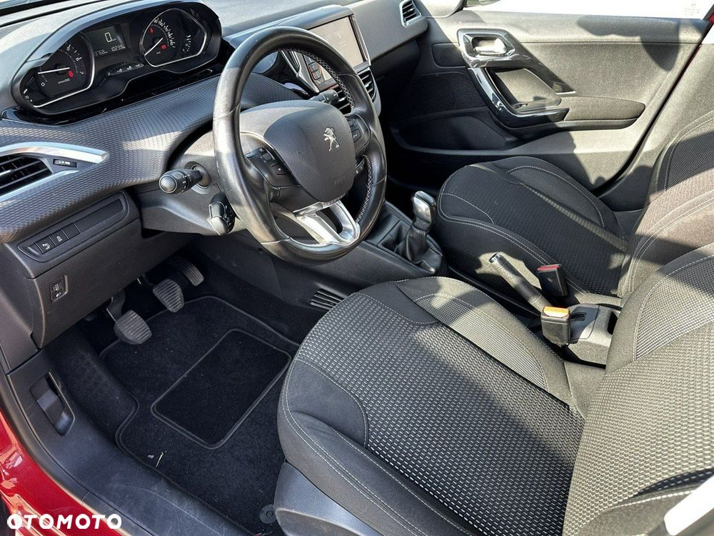 Peugeot 208 1.2 VTi Allure - 18