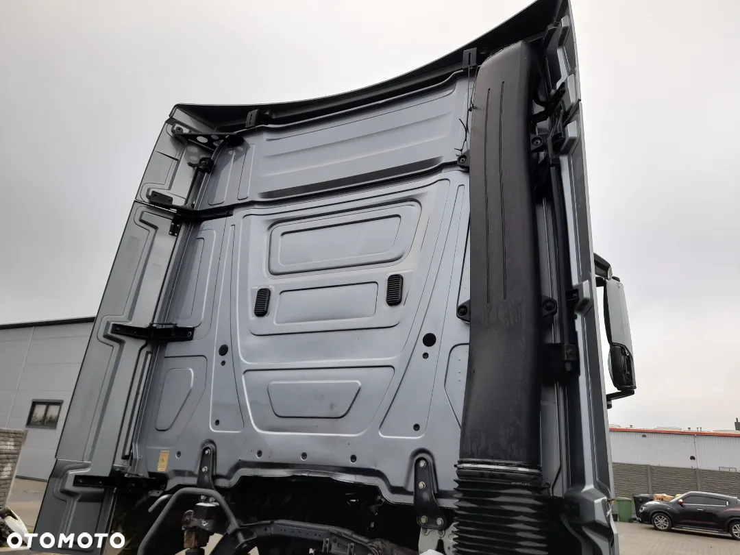 Kabina Mercedes Benz Actros MP4 L StreamSpace 2.3m - 5