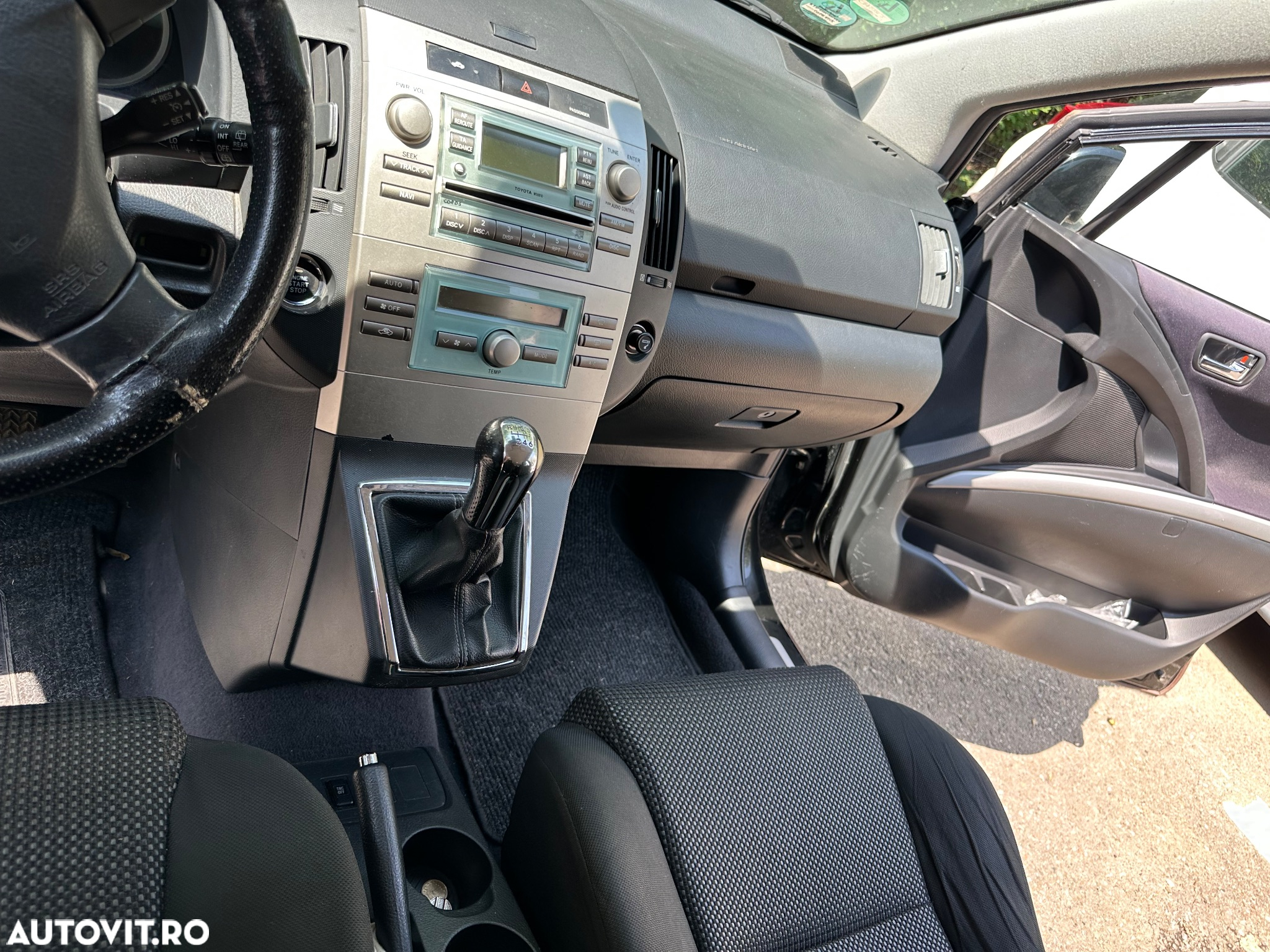 Toyota Corolla Verso - 8