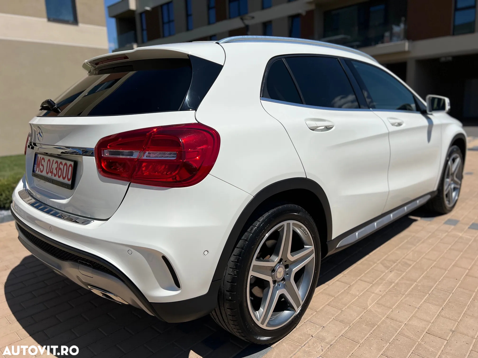 Mercedes-Benz GLA 200 7G-DCT AMG Line - 40