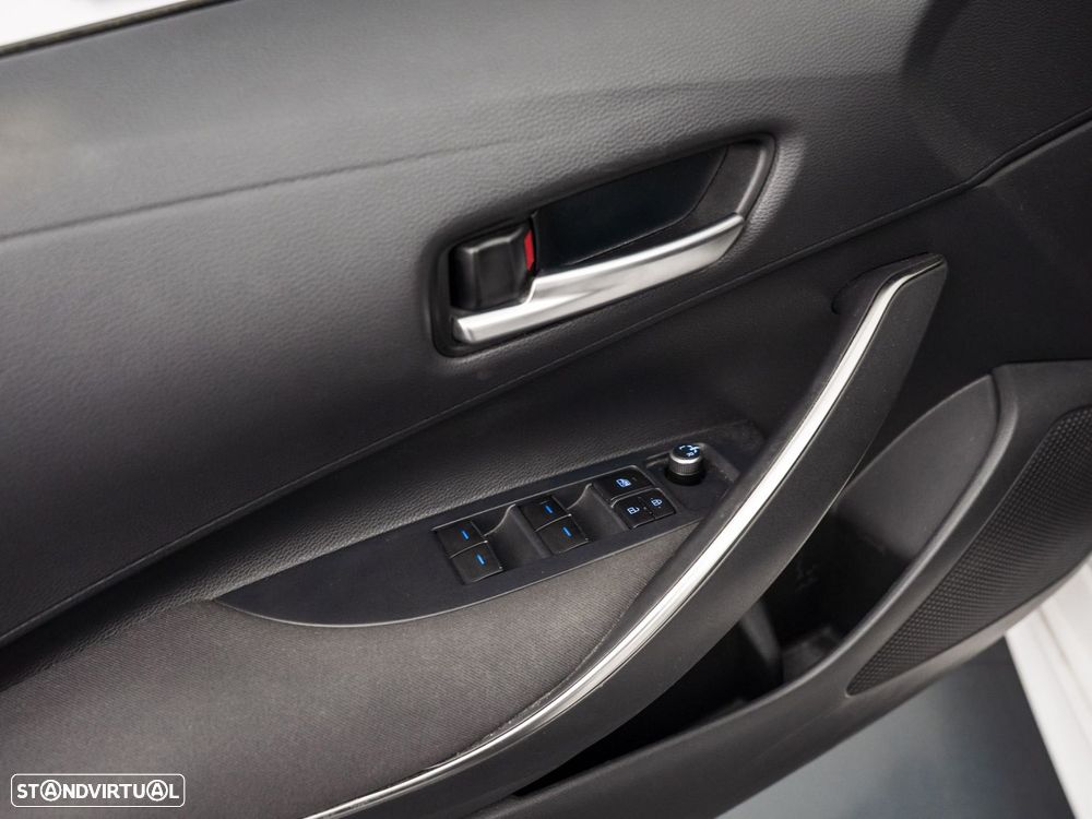 Toyota Corolla 1.8 Hybrid Comfort - 17