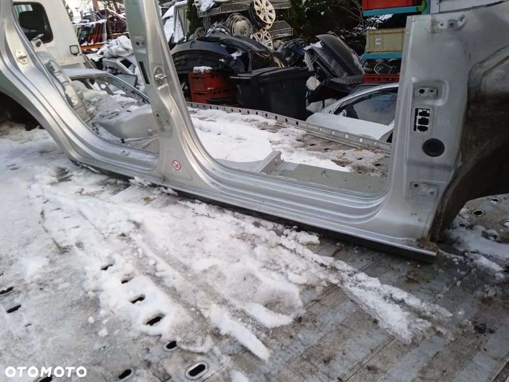 PRÓG PRAWY LUB LEWY VOLKSWAGEN POLO 9N 02-08 5-DRZWI Z WYJŚCIEM NA BŁOTNIK - 3