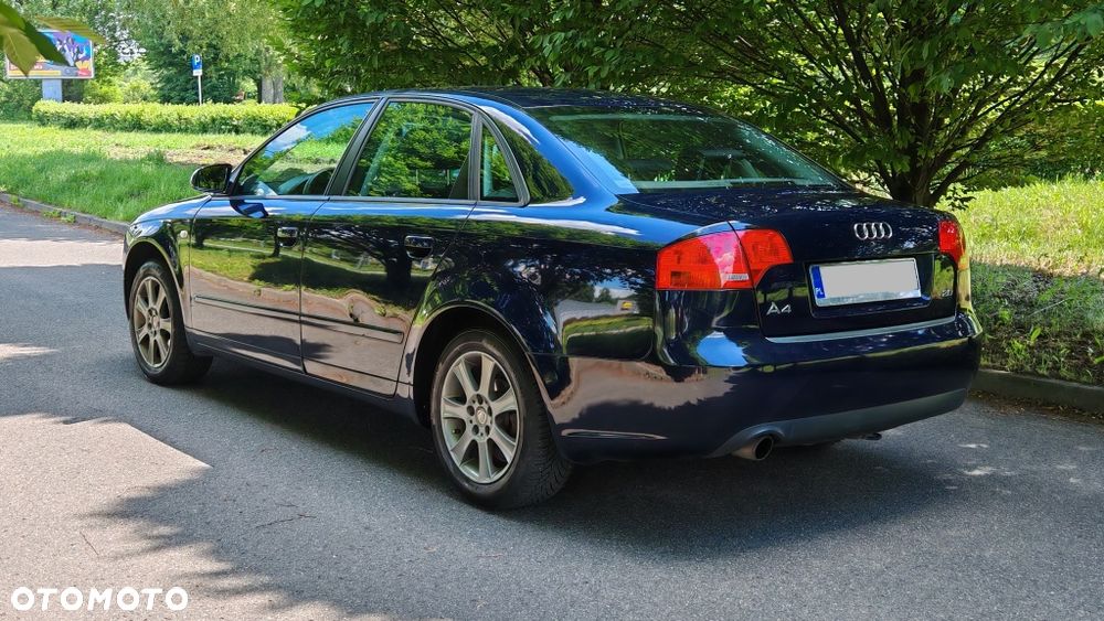 Audi A4 Limousine - 4