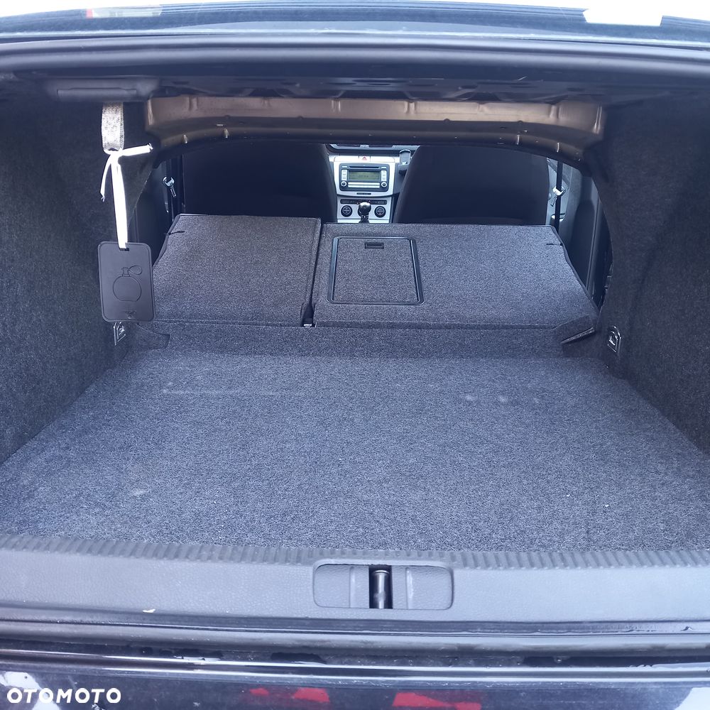 Volkswagen Passat 1.8 TSI R-Line Edition Plus - 23