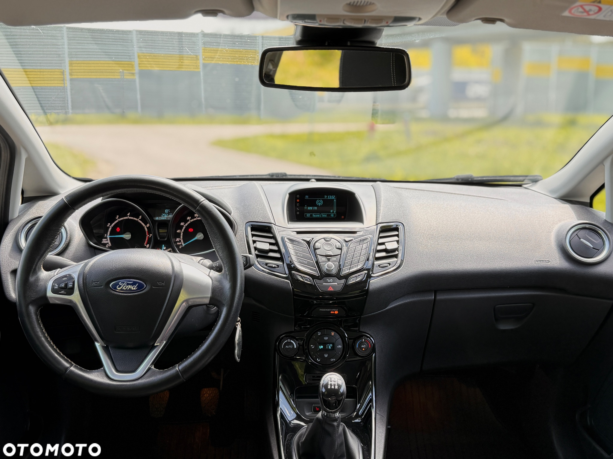 Ford Fiesta 1.0 EcoBoost S&S TITANIUM - 19