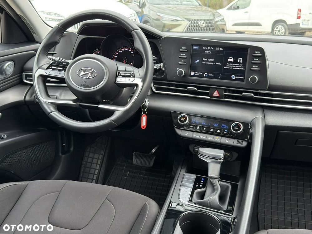 Hyundai Elantra - 21