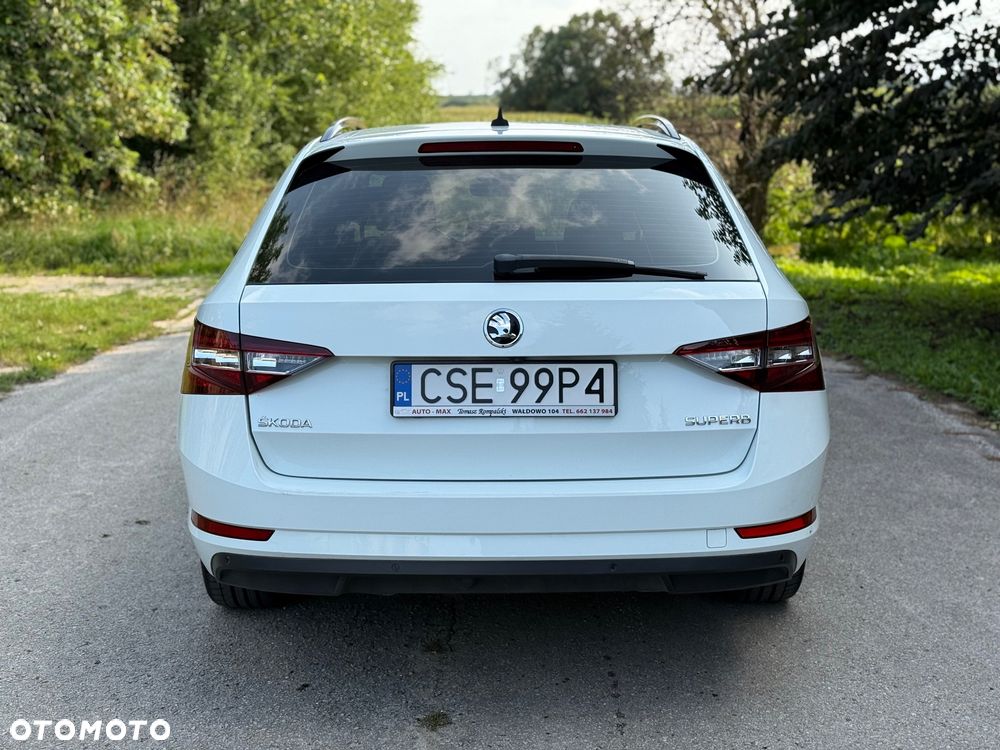 Skoda Superb Combi 2.0 TDI DSG Ambition - 6