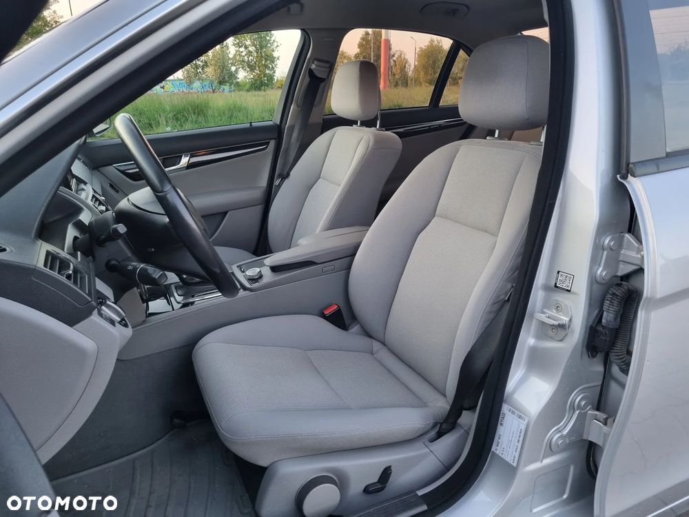 Mercedes-Benz Klasa C 300 7G-TRONIC SPORT EDITION - 28