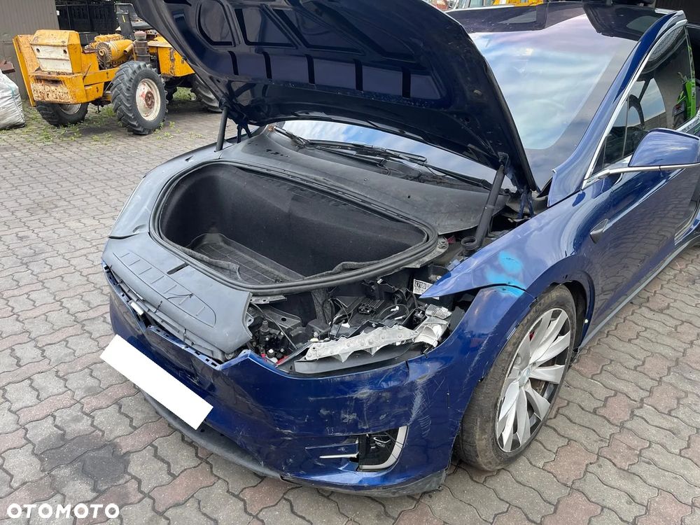 Tesla Model X Long Range - 39