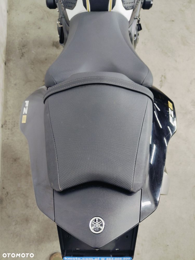 Yamaha FZ8 - 12
