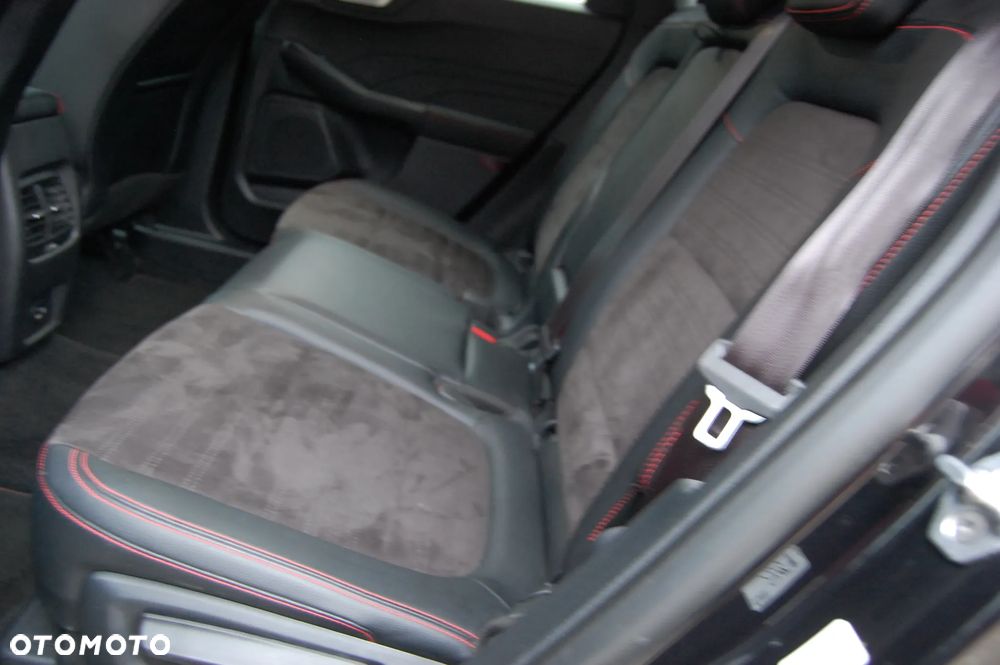 Ford Kuga 2.0 EcoBlue 4x4 ST-LINE X - 24