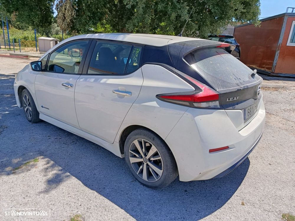 Nissan Leaf - 16