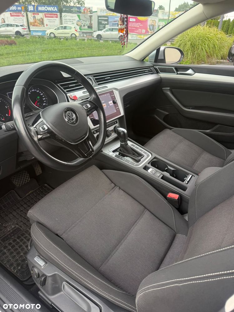 Volkswagen Passat - 7