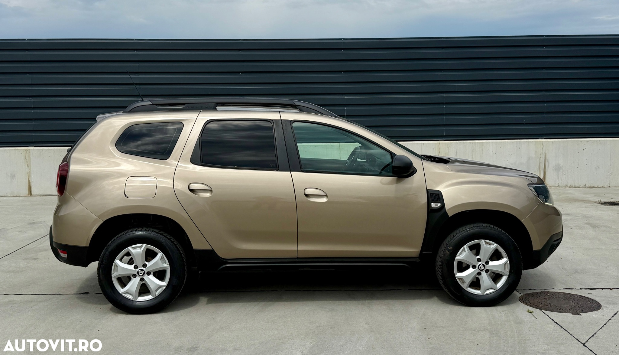 Dacia Duster 1.6 SCe Comfort - 12