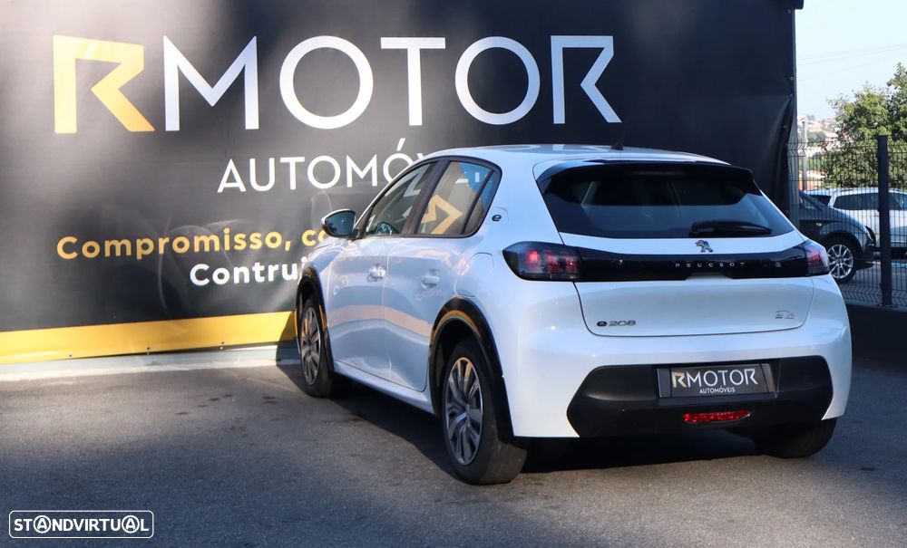 Peugeot e-208 Allure Pack - 4