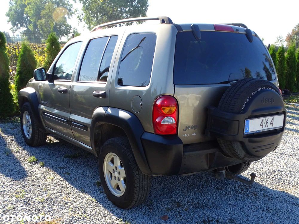 Jeep Cherokee 2004 photo 3