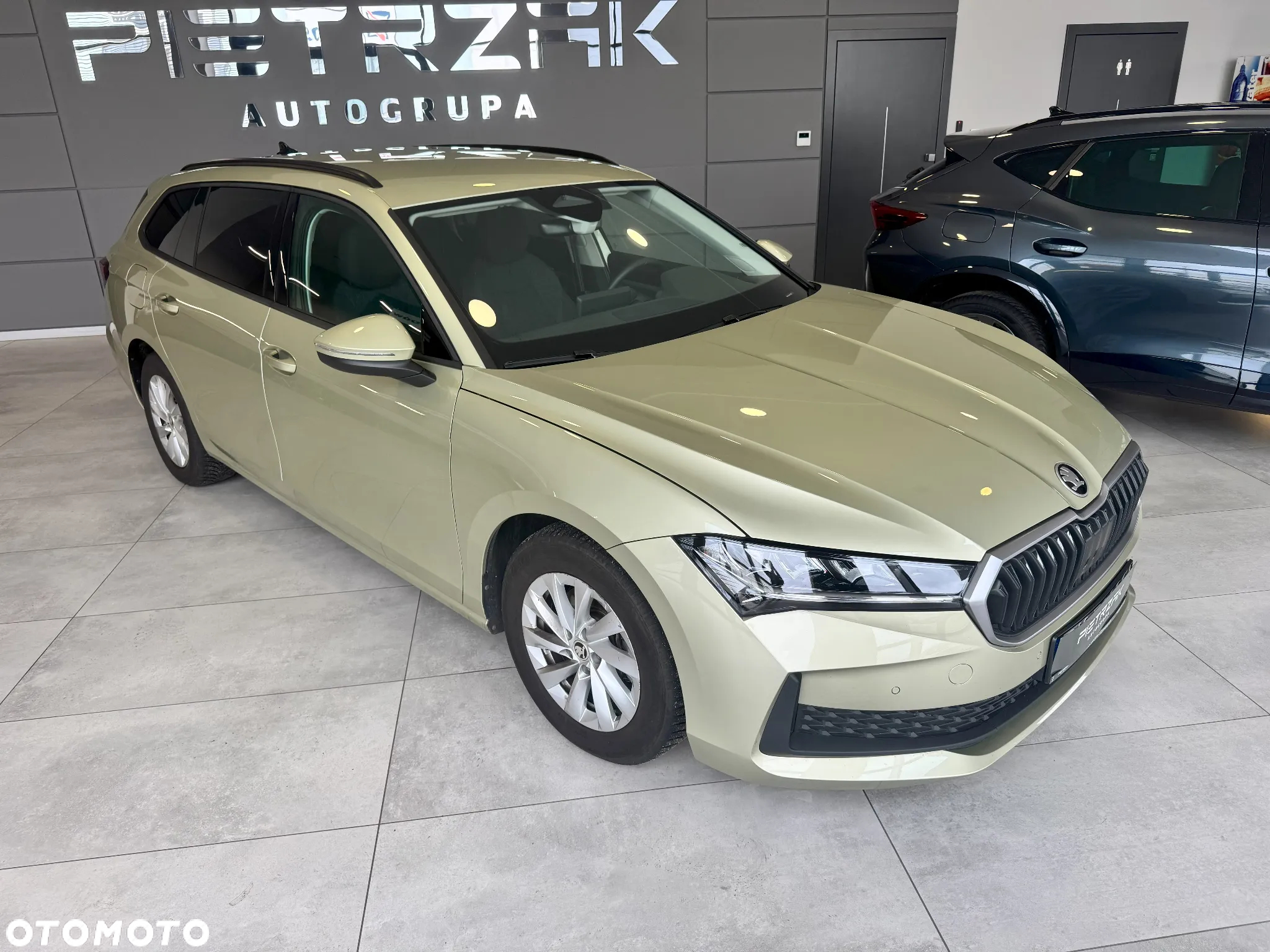 Skoda Superb 2.0 TDI SCR Essence DSG - 8