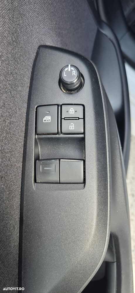 Toyota Yaris 1.0 L Eco - 11