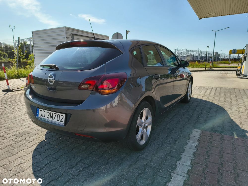 Opel Astra - 1