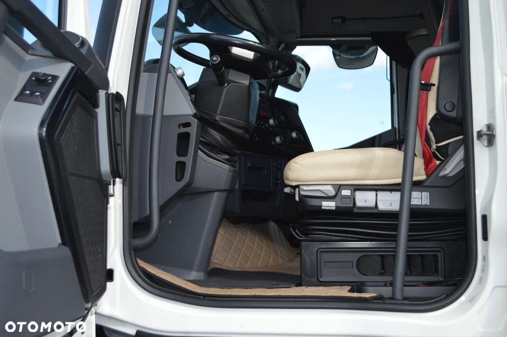 Renault T 520 - 8