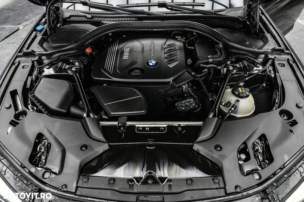 BMW Seria 5 520d xDrive AT - 29