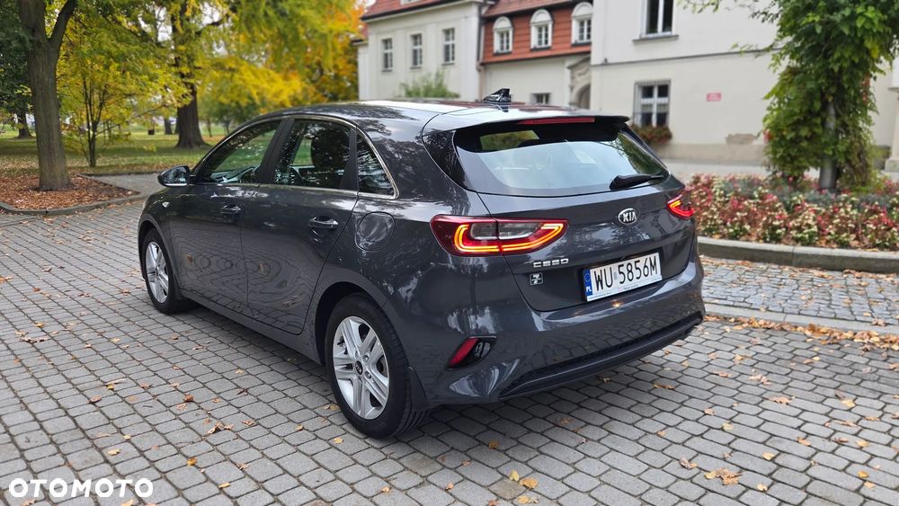 Kia Ceed - 10