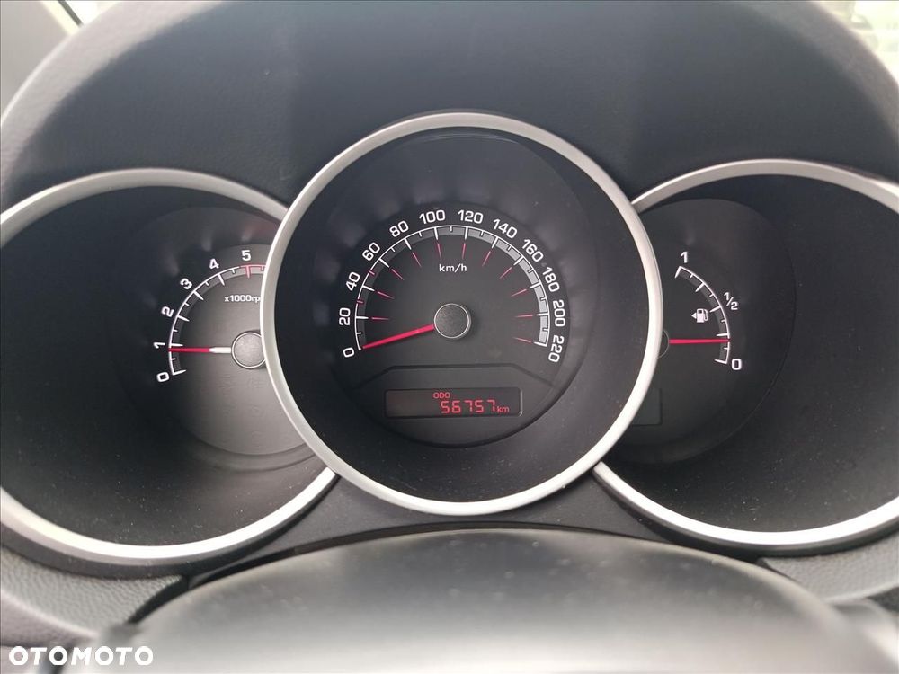 Kia Venga 1.4 CRDi L - 14
