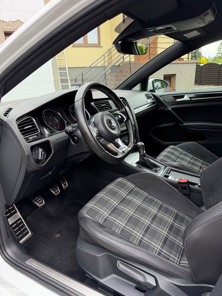 Volkswagen Golf 2.0 TDI BMT GTD - 16