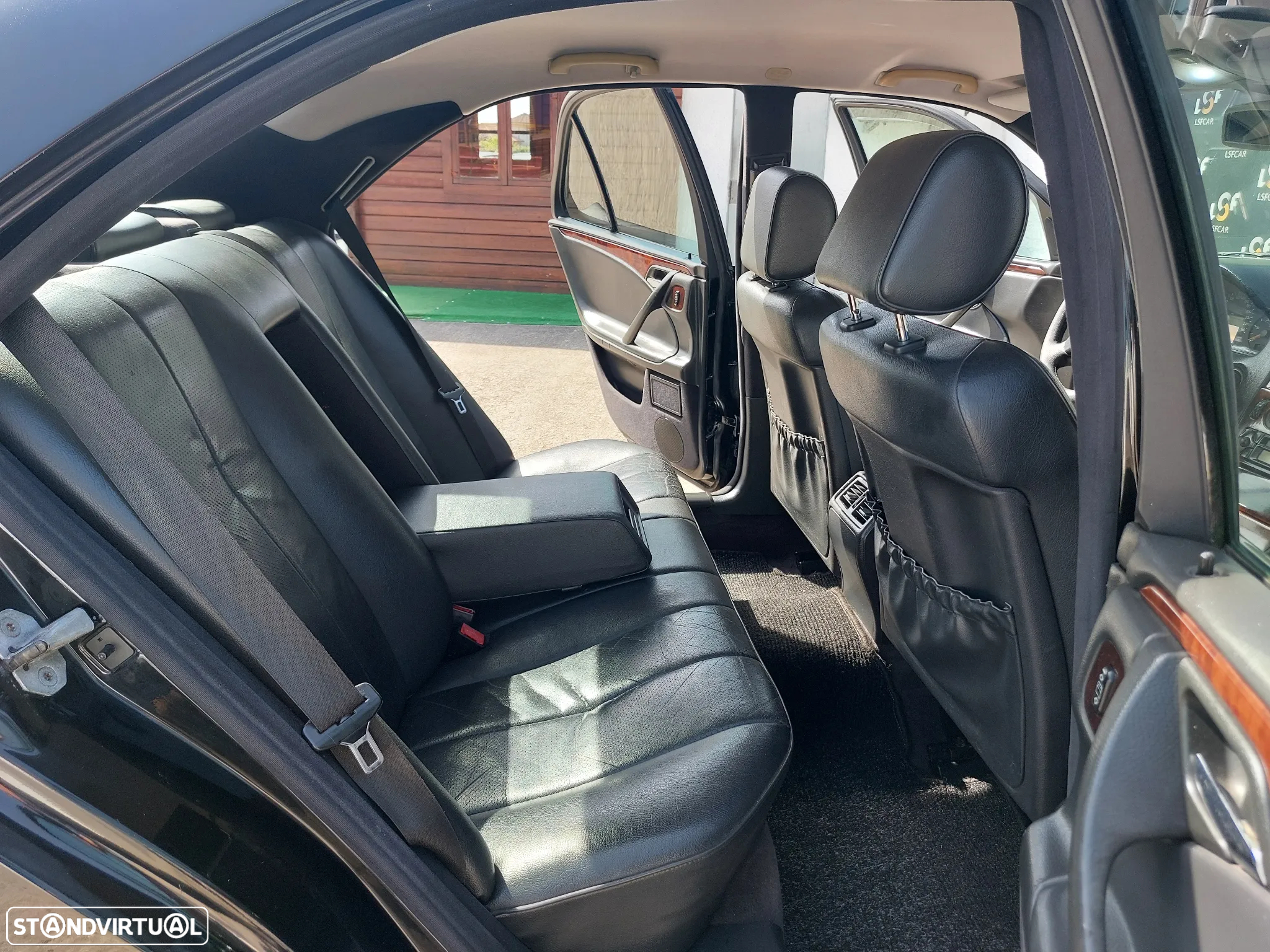 Mercedes-Benz E 220 - 12