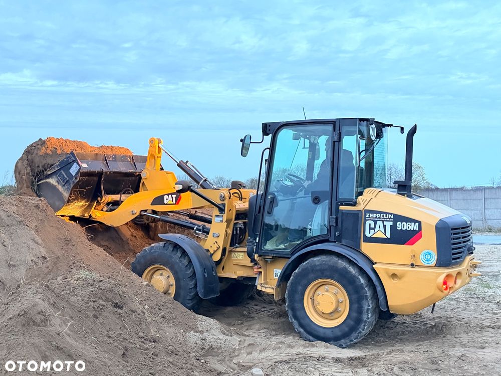Caterpillar Ładowarka łamana 906M Cat łyżka widły 907 908 5 6 ton SZYBKOZŁĄCZE HYDRAULICZNE dodatkowe linie ZAMIATARKA za dopłatą - 12
