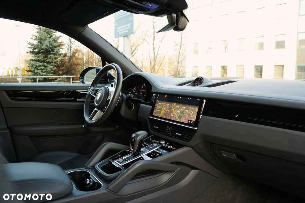 Porsche Cayenne Standard - 17