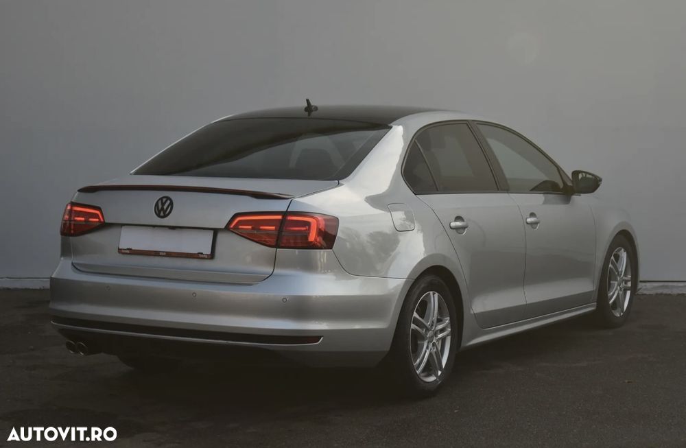 Volkswagen Jetta 2.0 TDI CR DPF Highline - 4