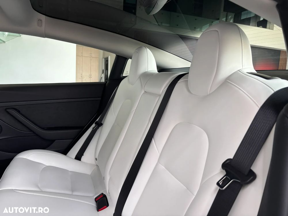 Tesla Model 3 Langstreckenbatterie Allradantrieb Dual Motor - 16