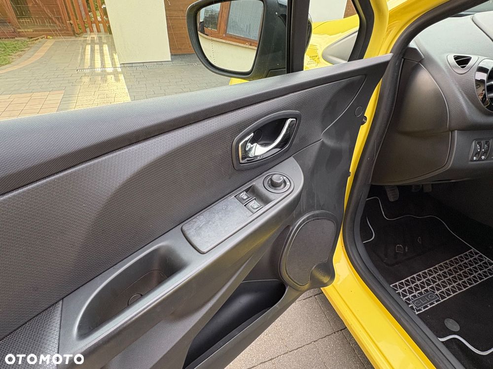 Renault Clio - 21